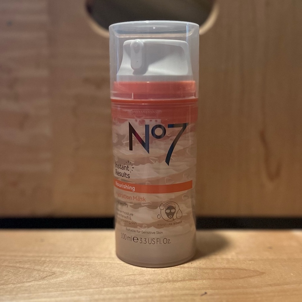 New N°7  hydration face mask